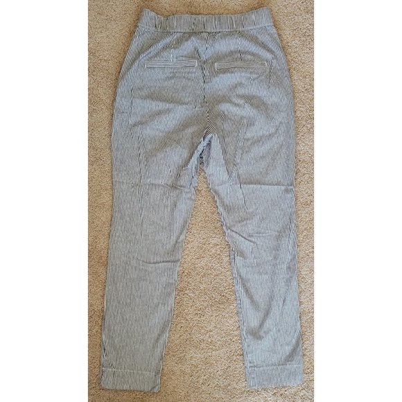 Hollister Striped Cropped Fitted Pants - Picture 8 of 11